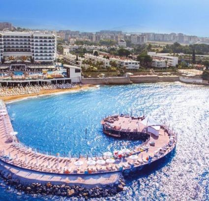 Azura Deluxe Resort & Spa Hotel